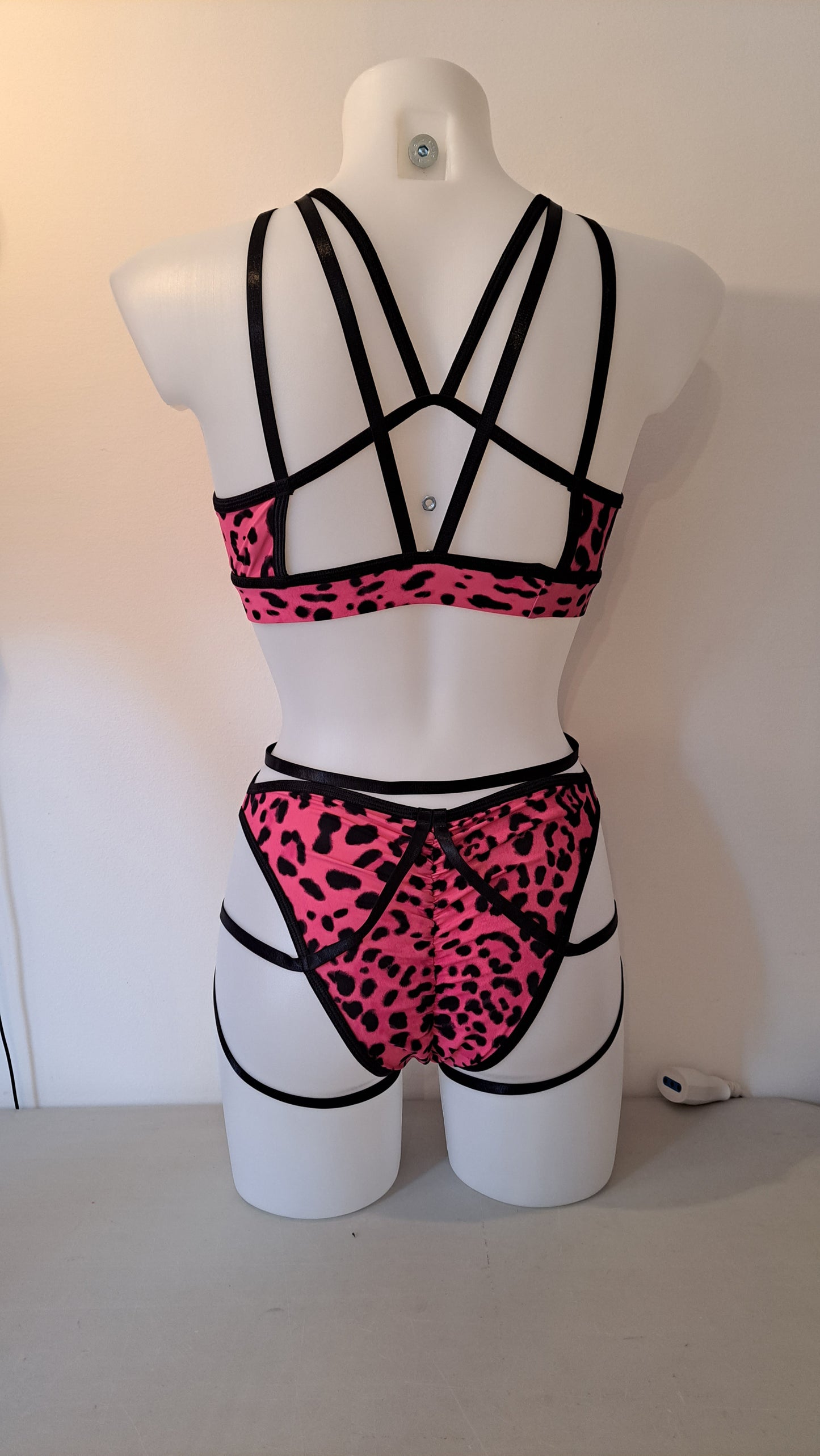 Slip high cut spider - Flamingo pole wear