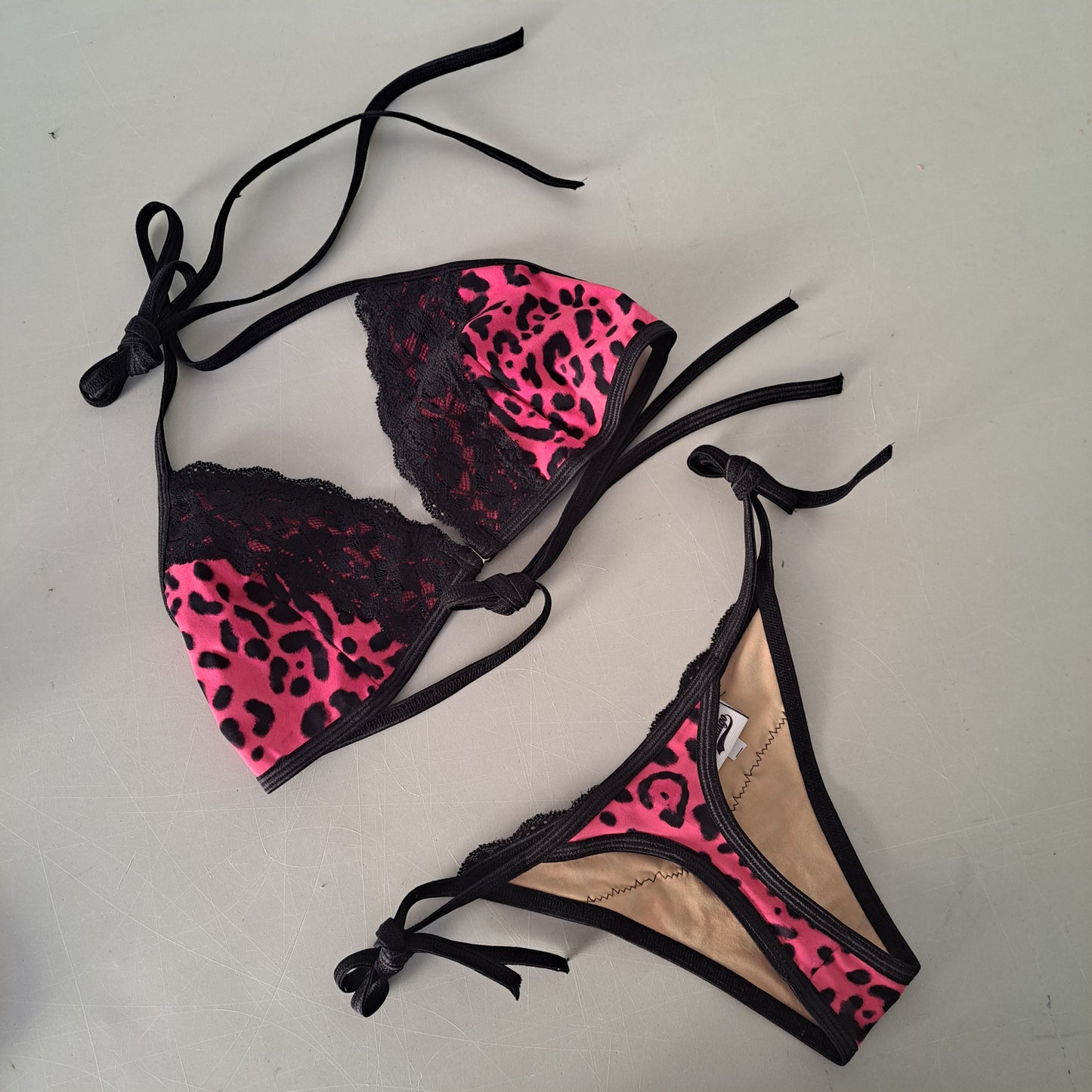 Completo bikini string lace maculato fucsia - Flamingo pole wear