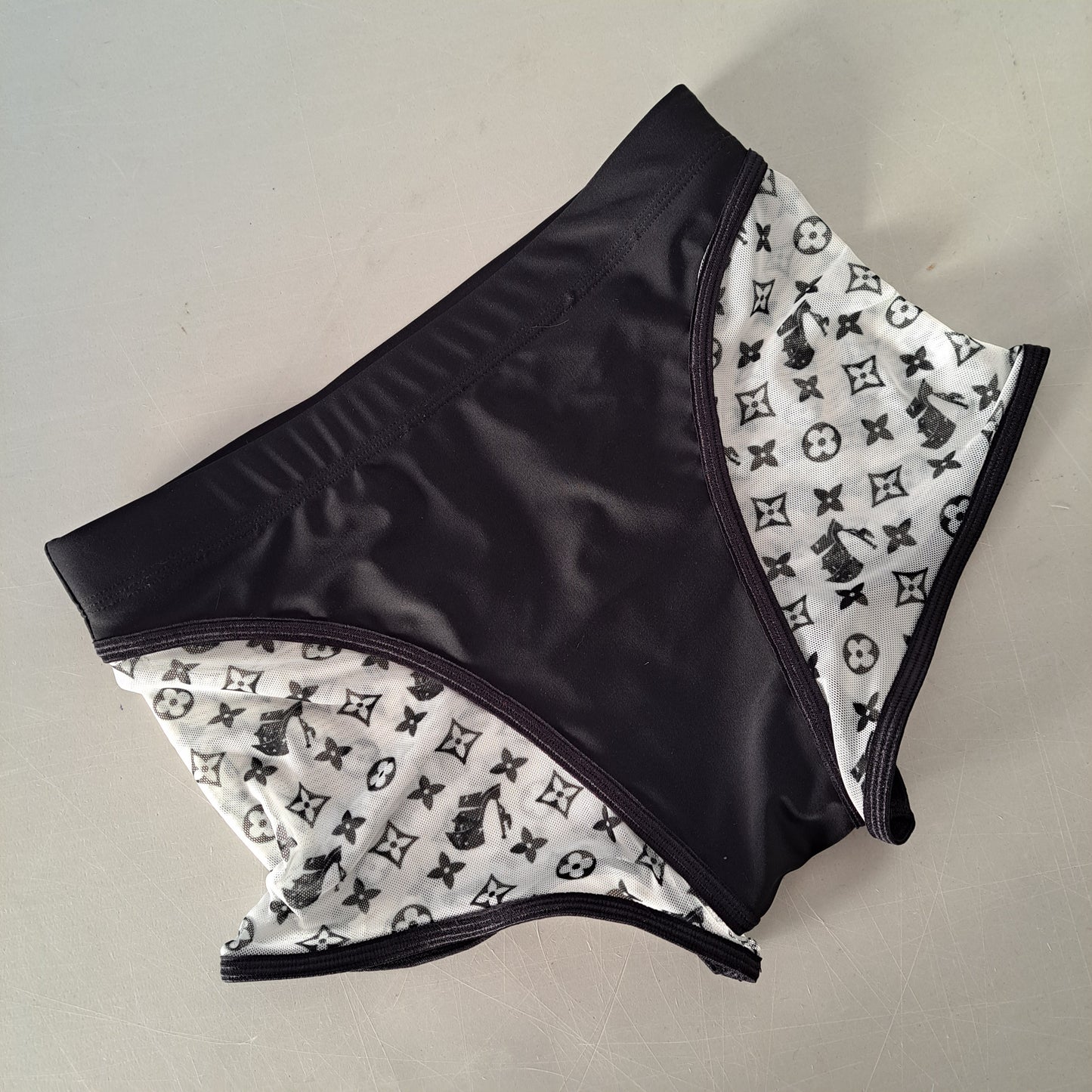 Slip shorty string Liv - Flamingo pole wear