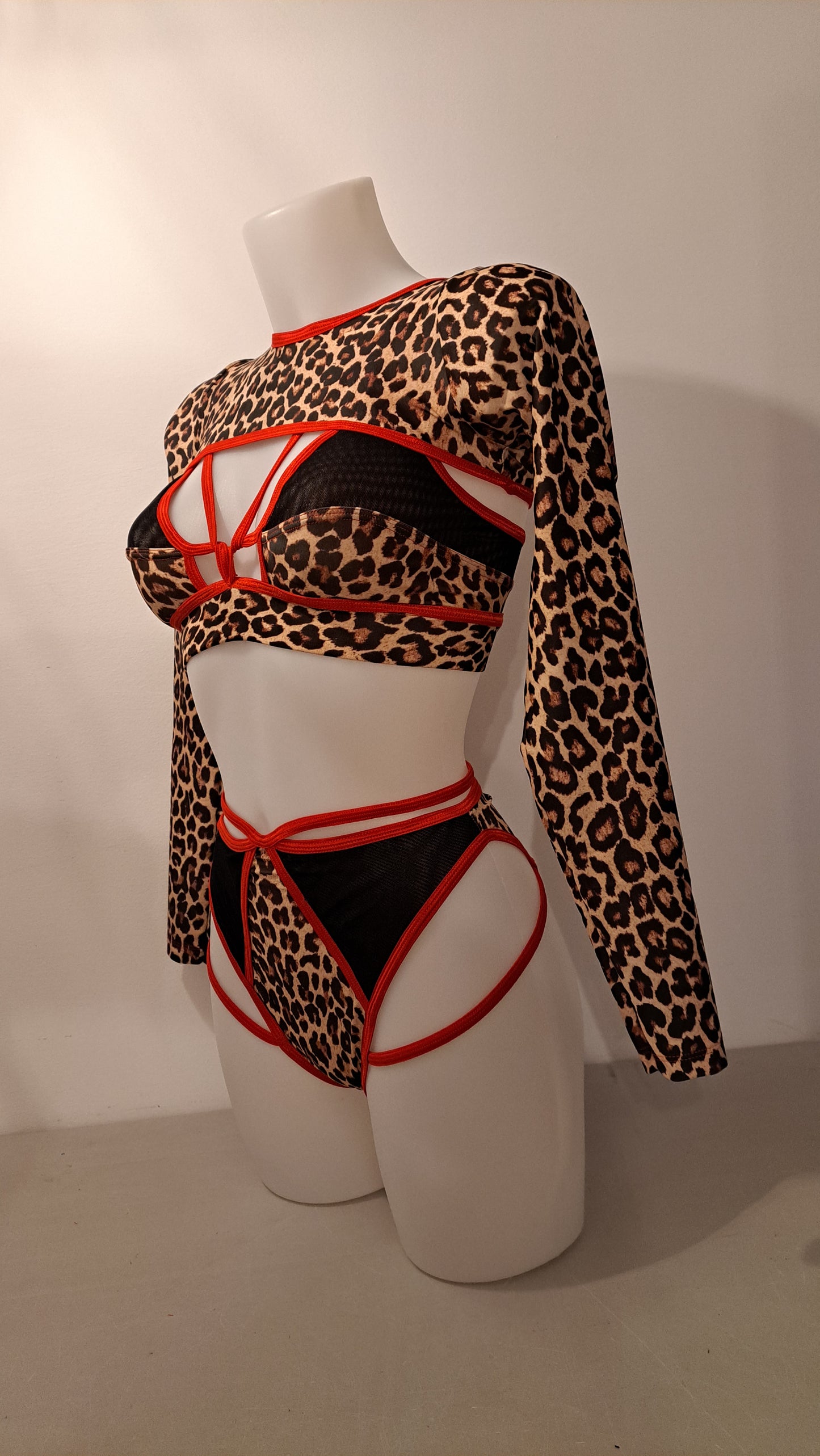 Coprispalle exotic maculato rosso (sample)