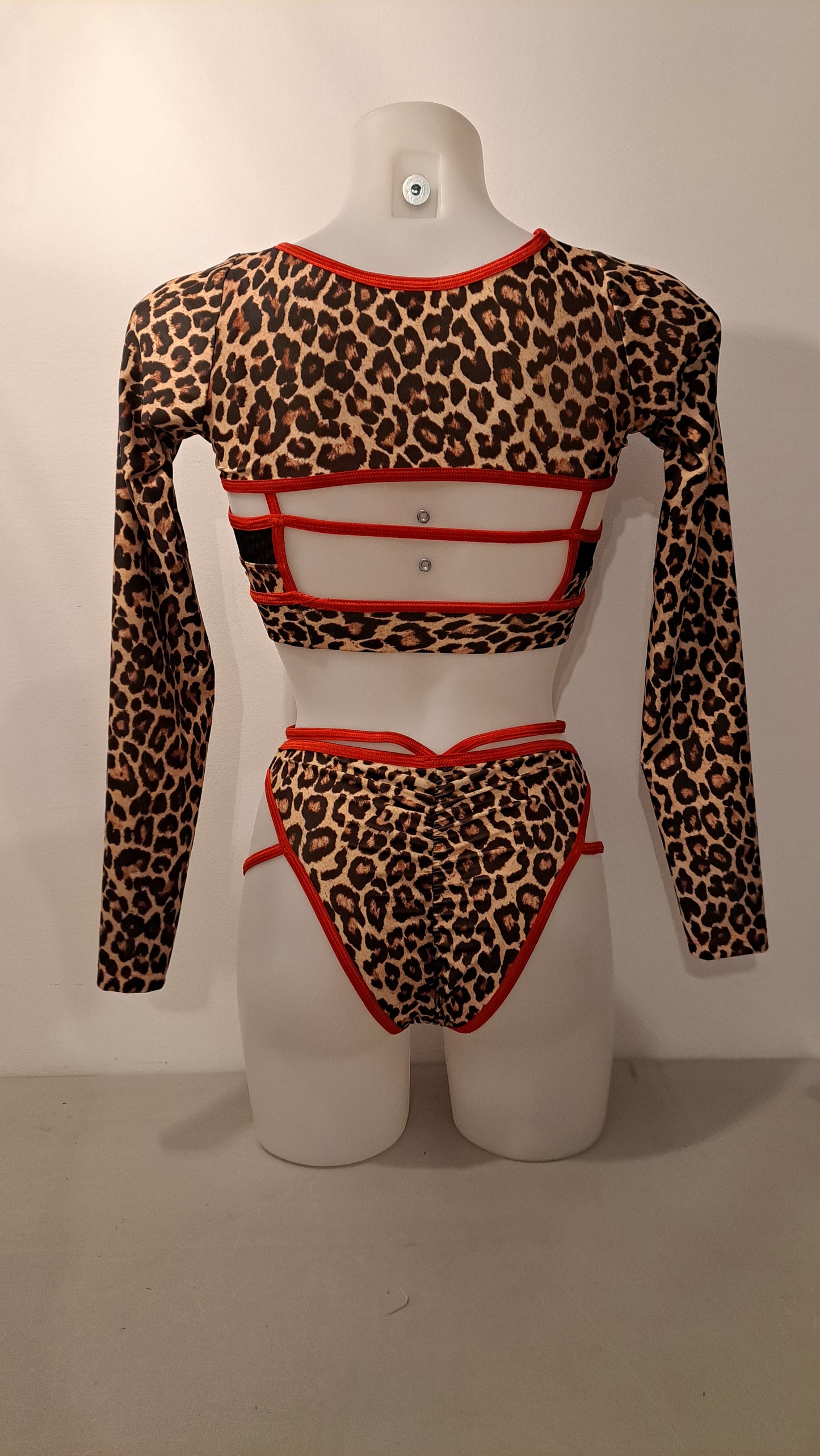 Coprispalle exotic maculato rosso (sample)