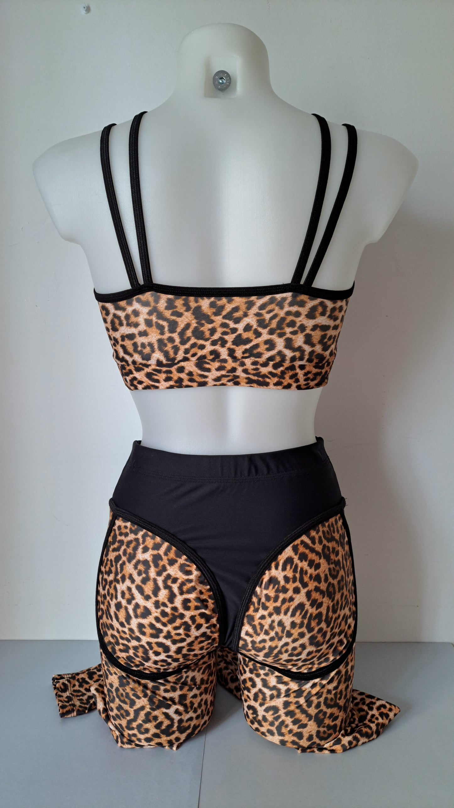 Completo yoga booty maculato nero