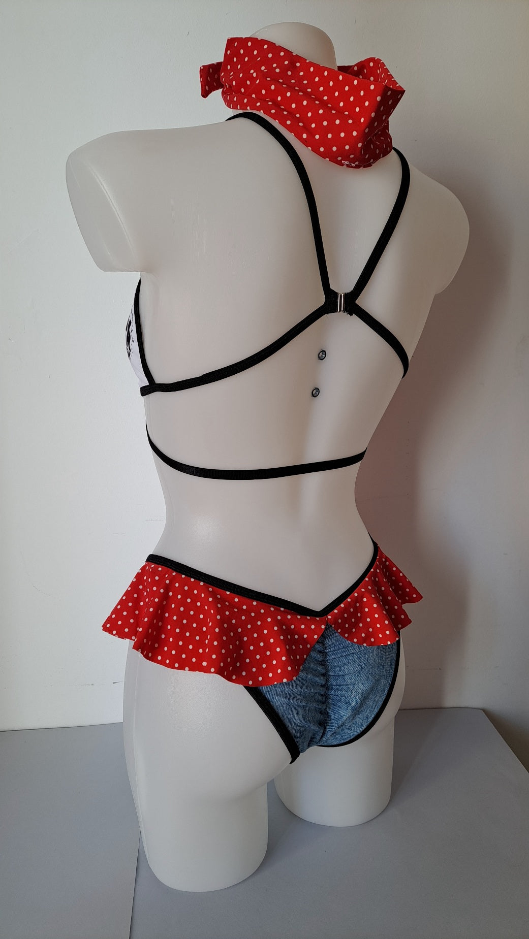 Completo Liv bikini volant vespa