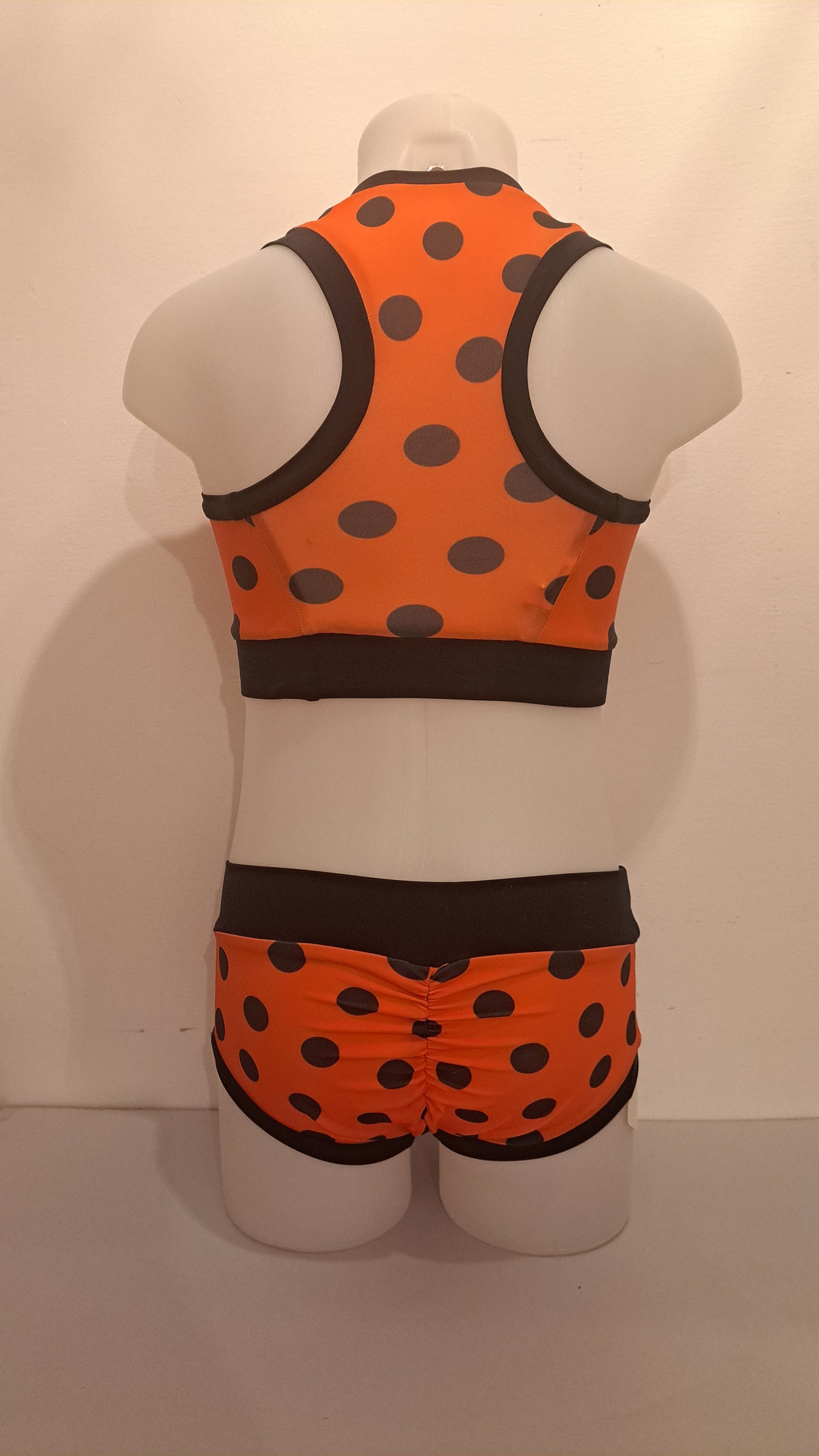 Completo 2 spalle vita bassa pois 8 anni