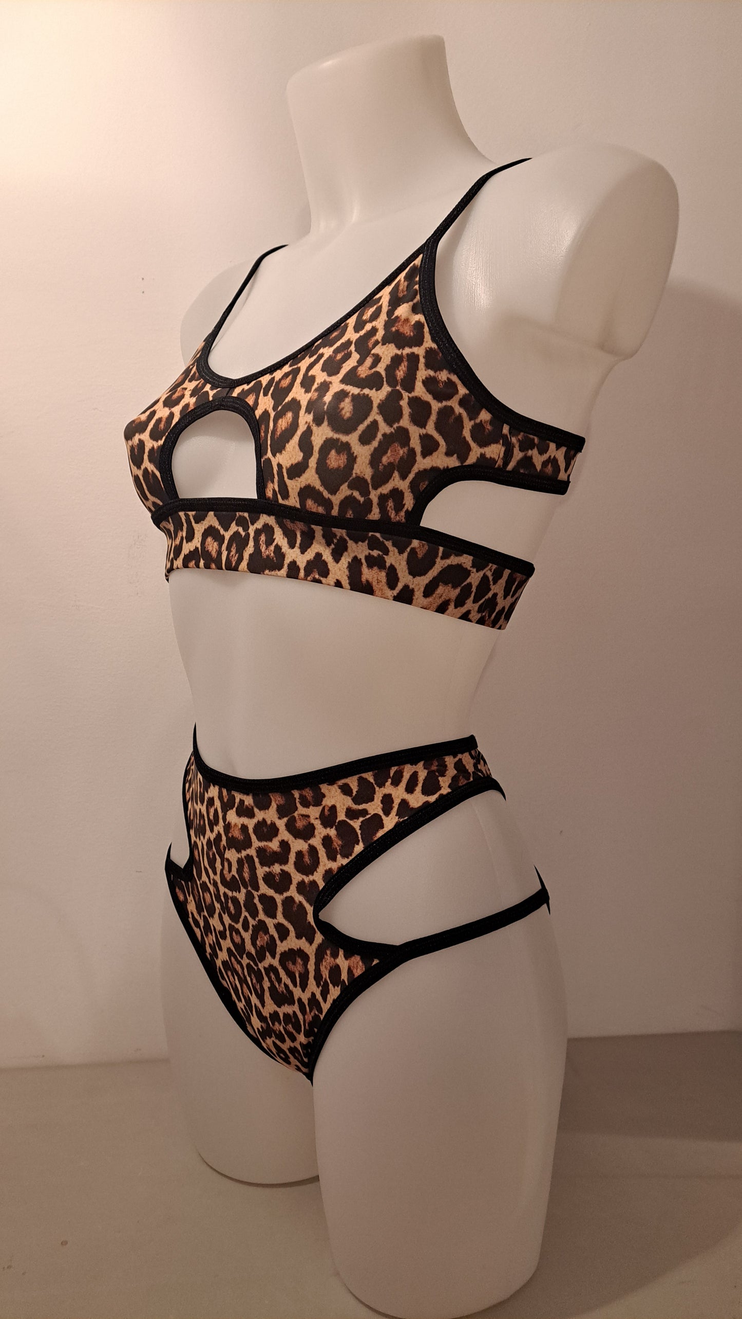 Completo summer cutout maculato/nero (sample)
