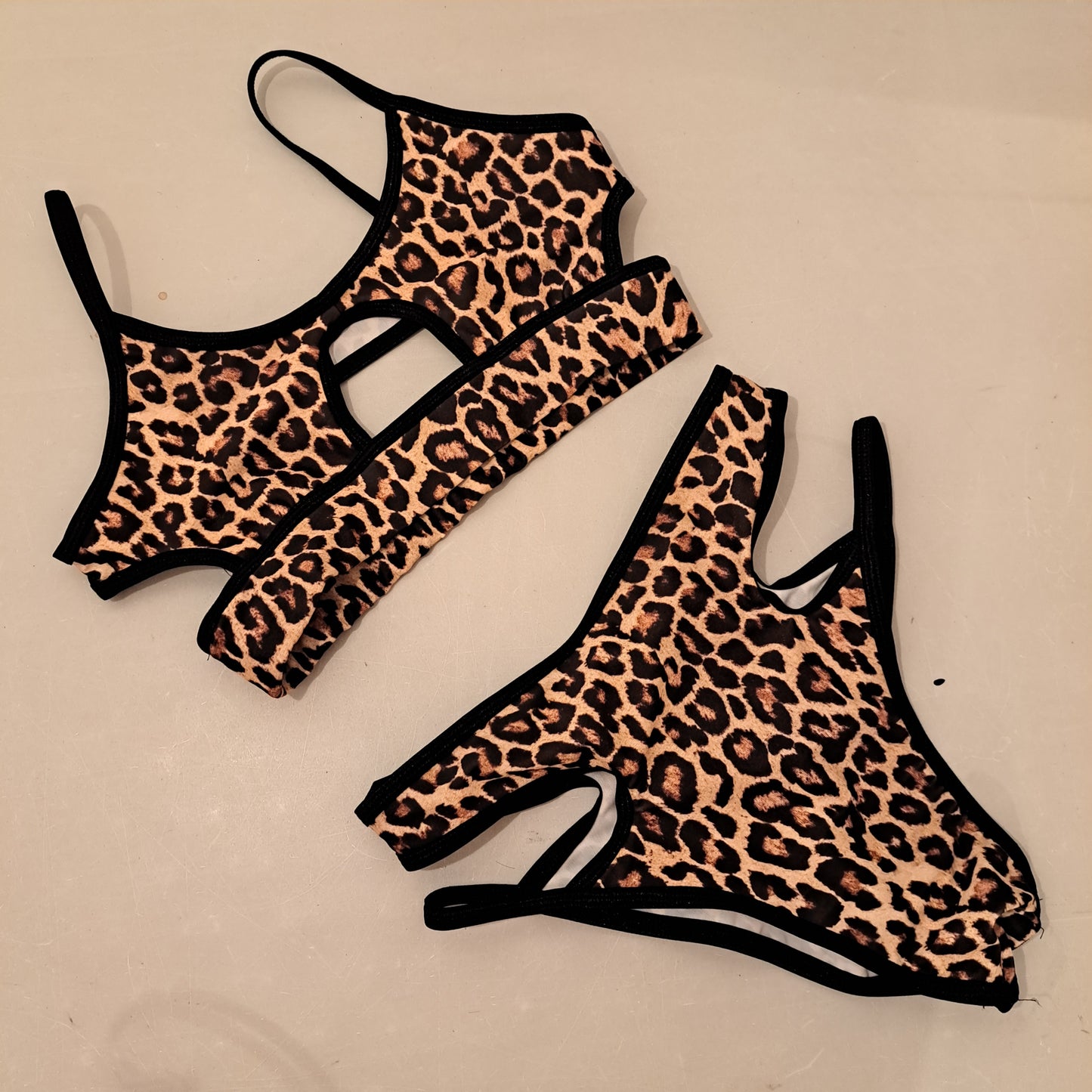Completo summer cutout maculato/nero (sample)