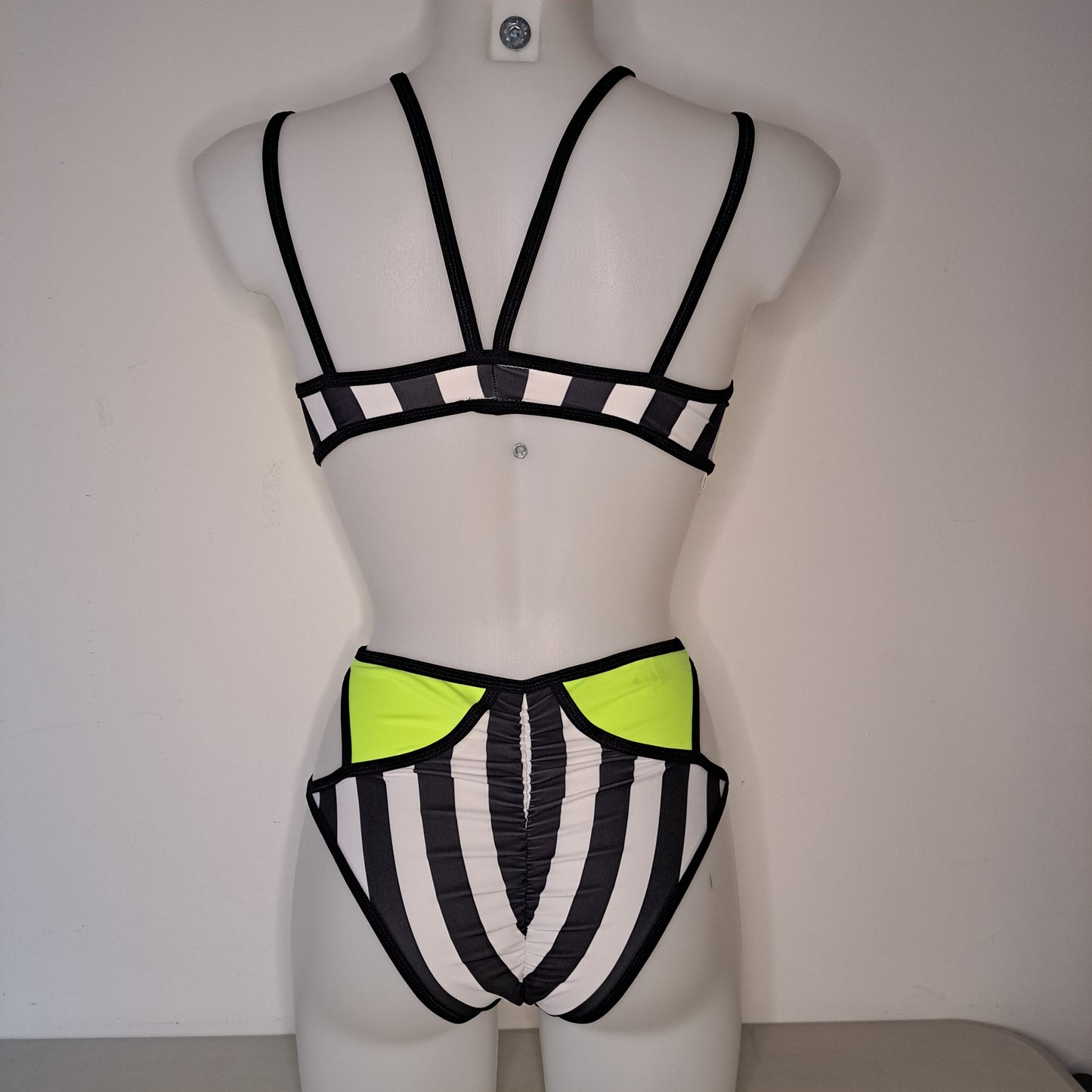 Completo tie beast giallo fluo righe b/n