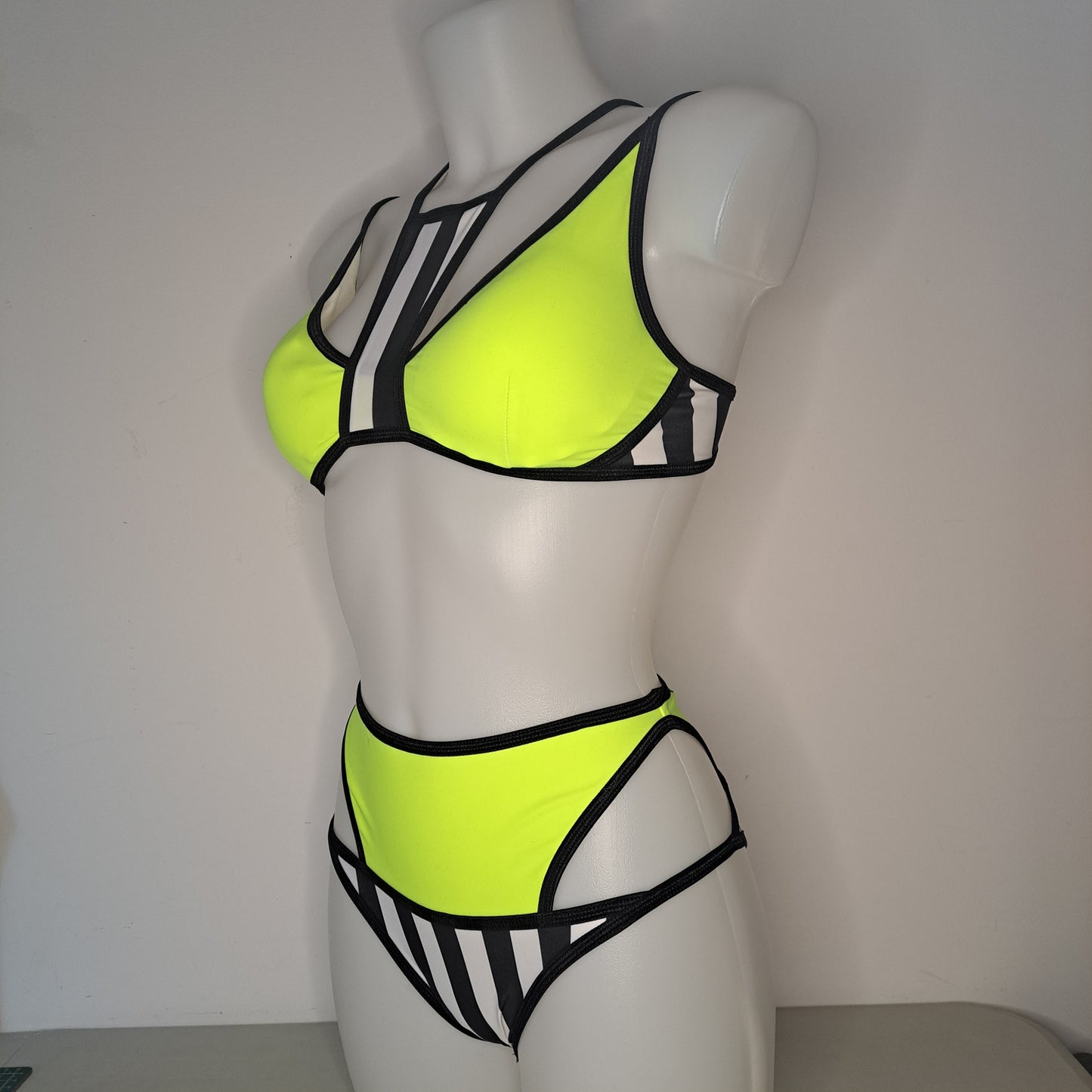 Completo tie beast giallo fluo righe b/n