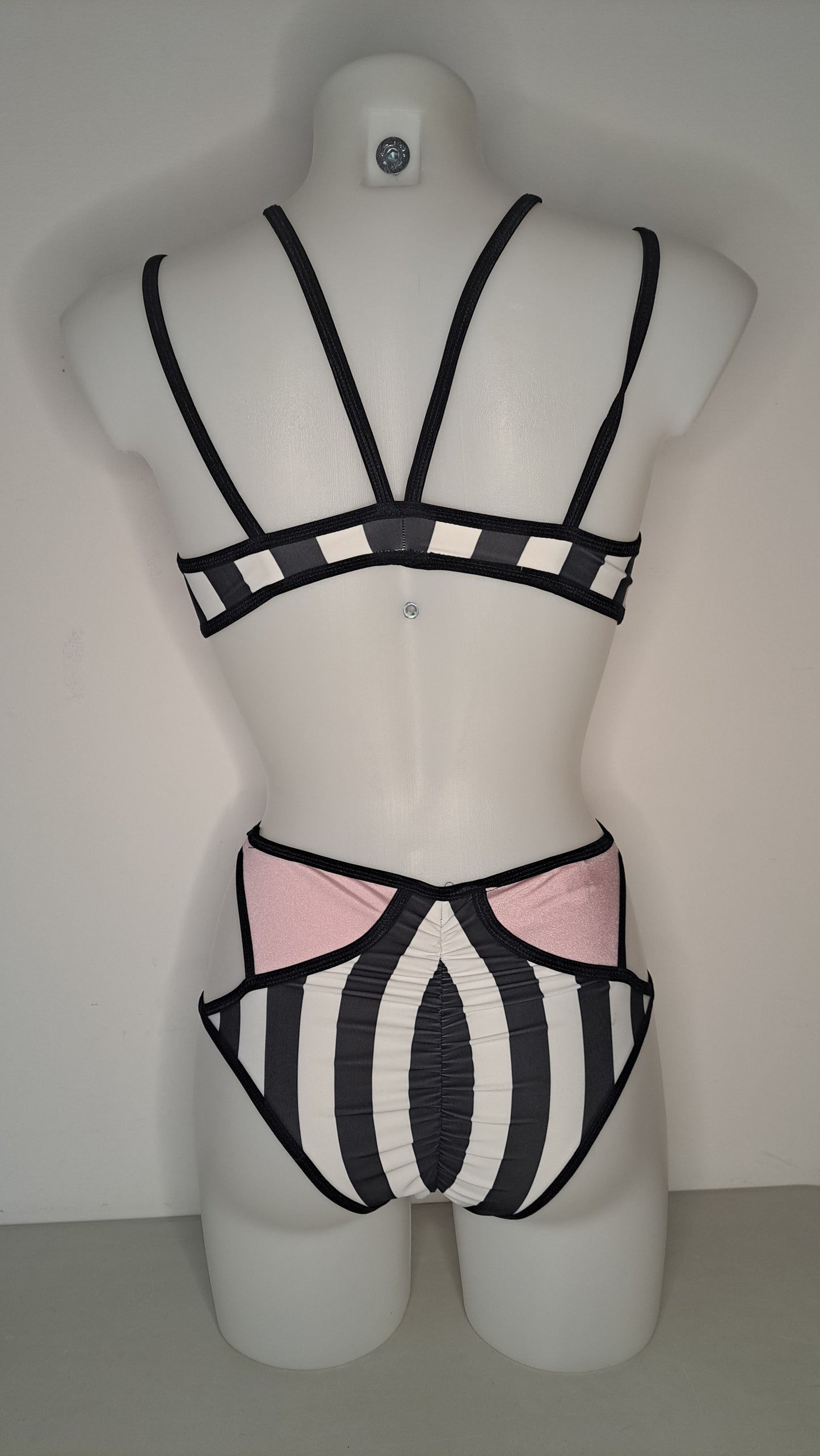 Completo tie beast rosa baby righe b/n (sample)