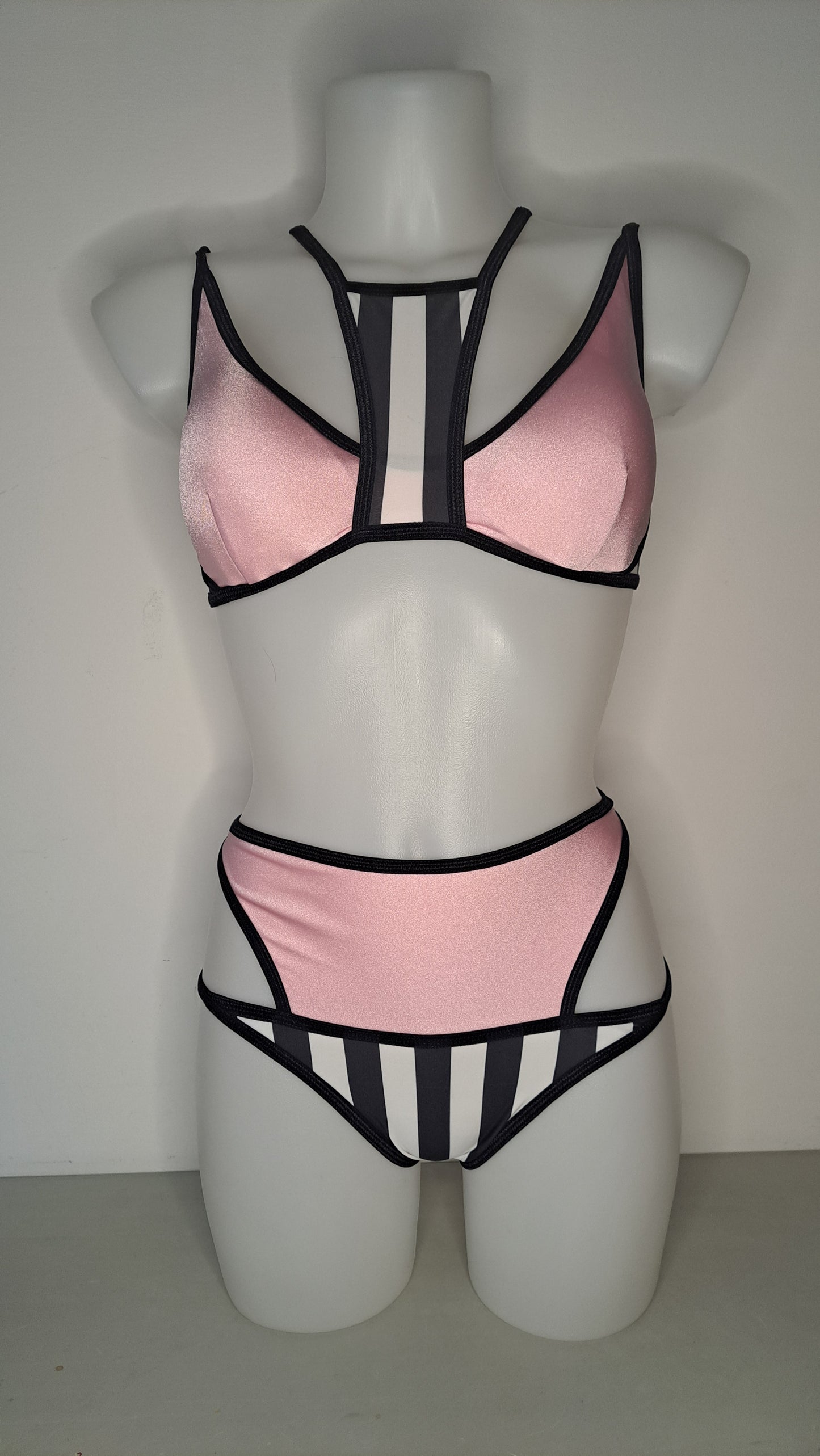 Completo tie beast rosa baby righe b/n (sample)