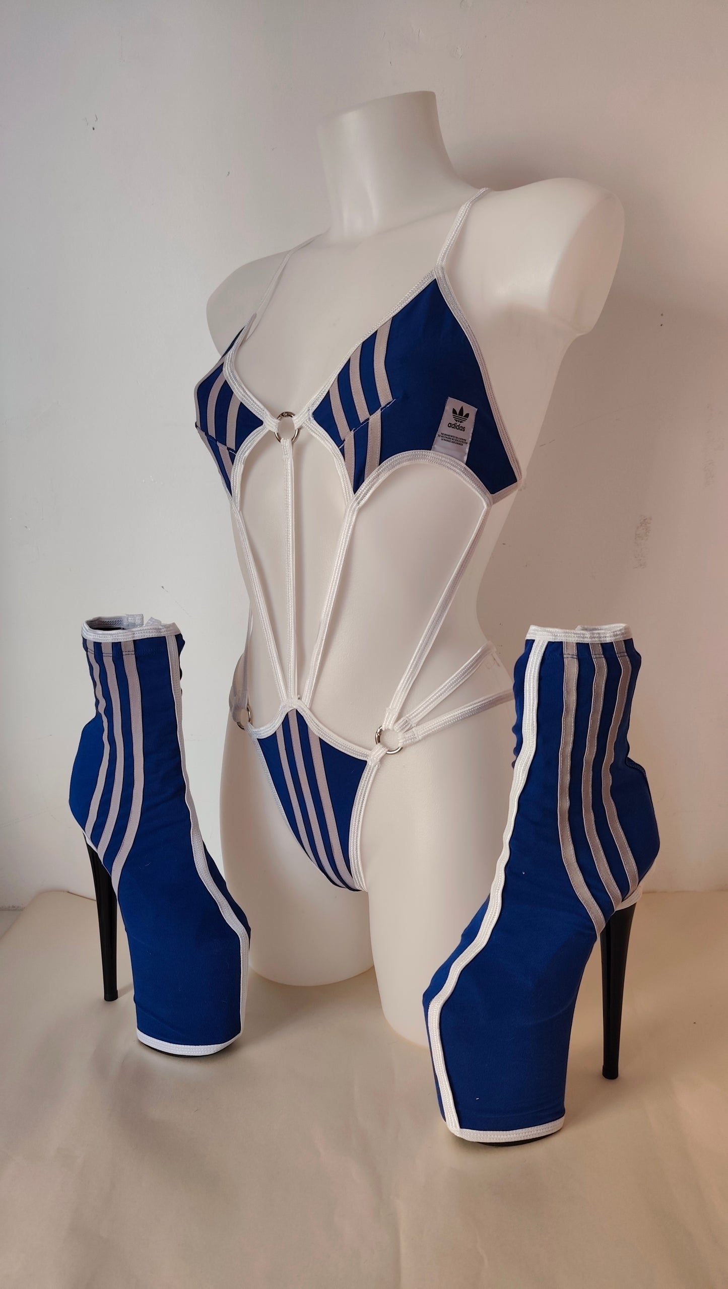 Body fake adidas blu + flamingo saver
