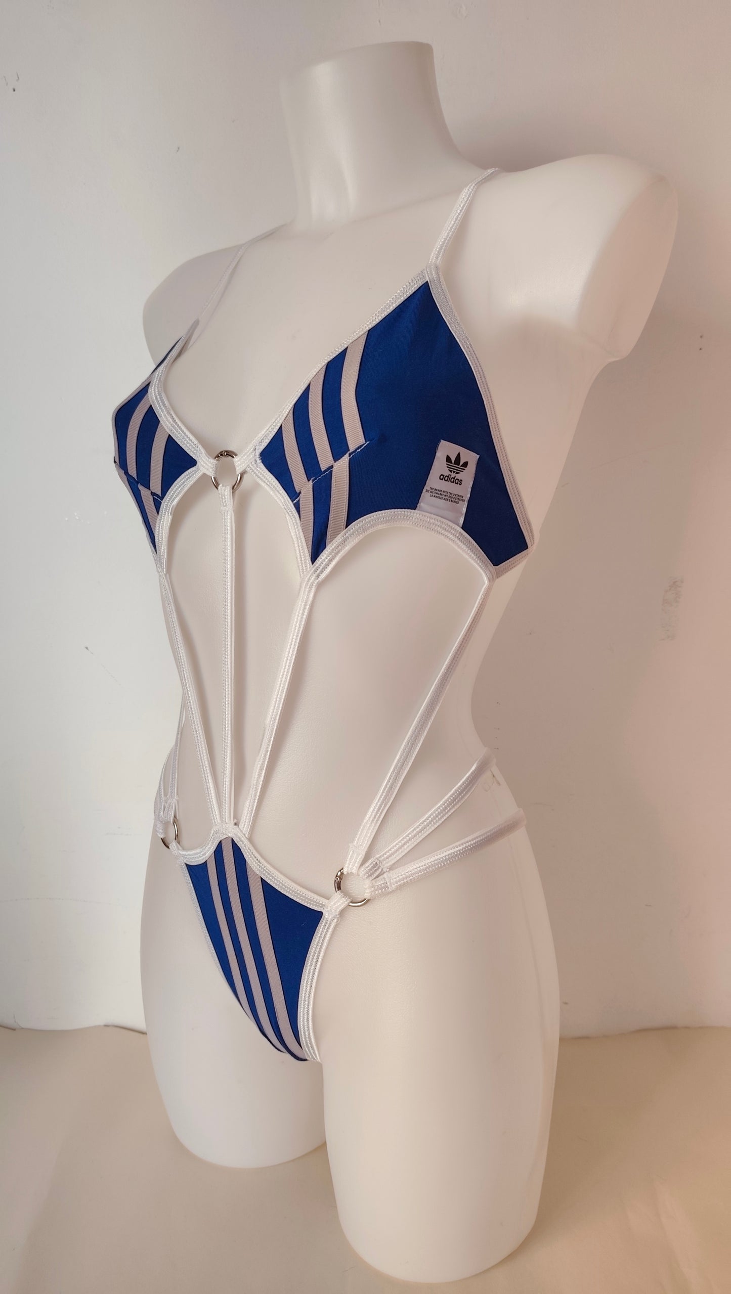Body fake adidas blu + flamingo saver