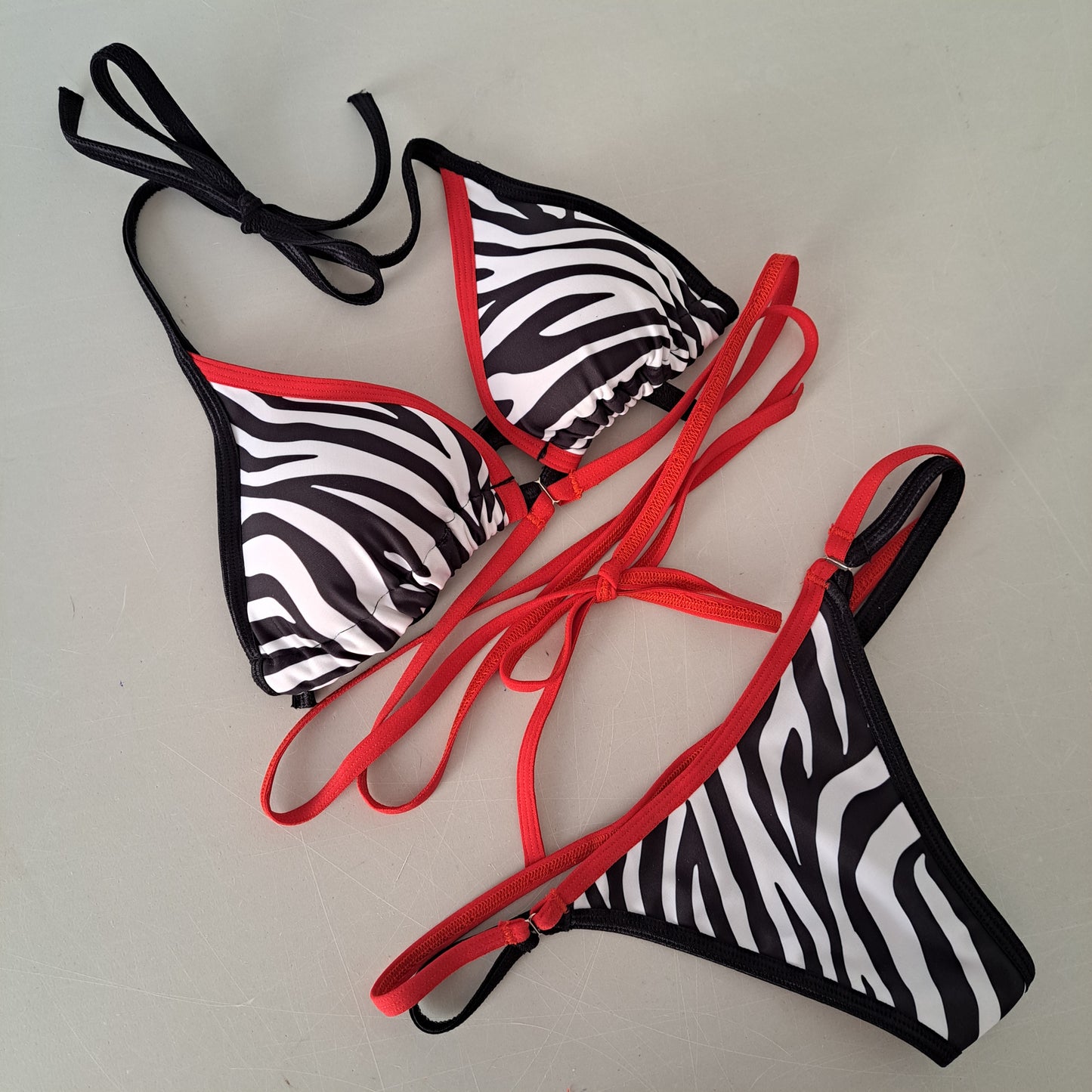 Completo bikini liv string zebra rosso - Flamingo pole wear