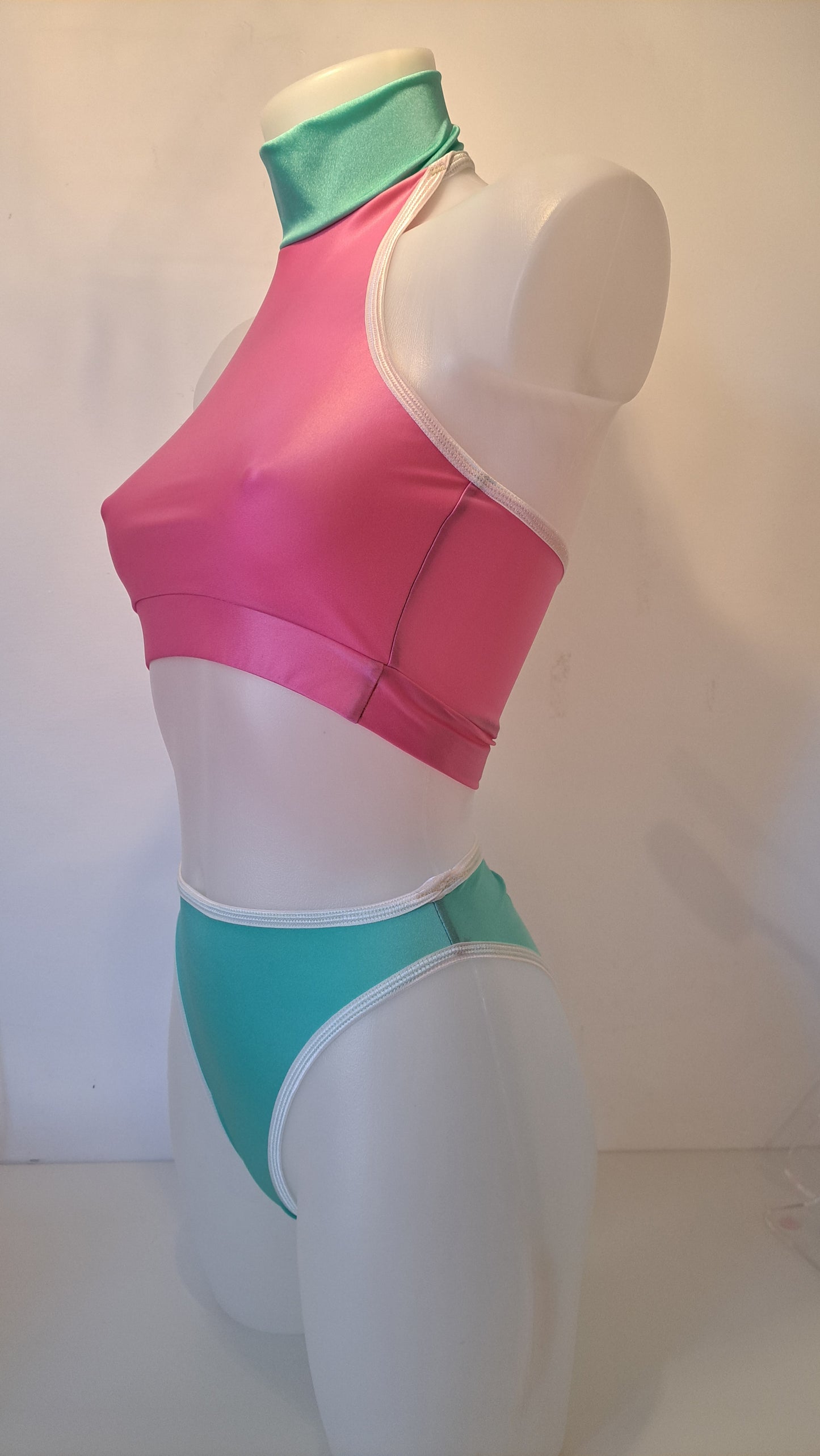 Completo ingrid high cut multicolor