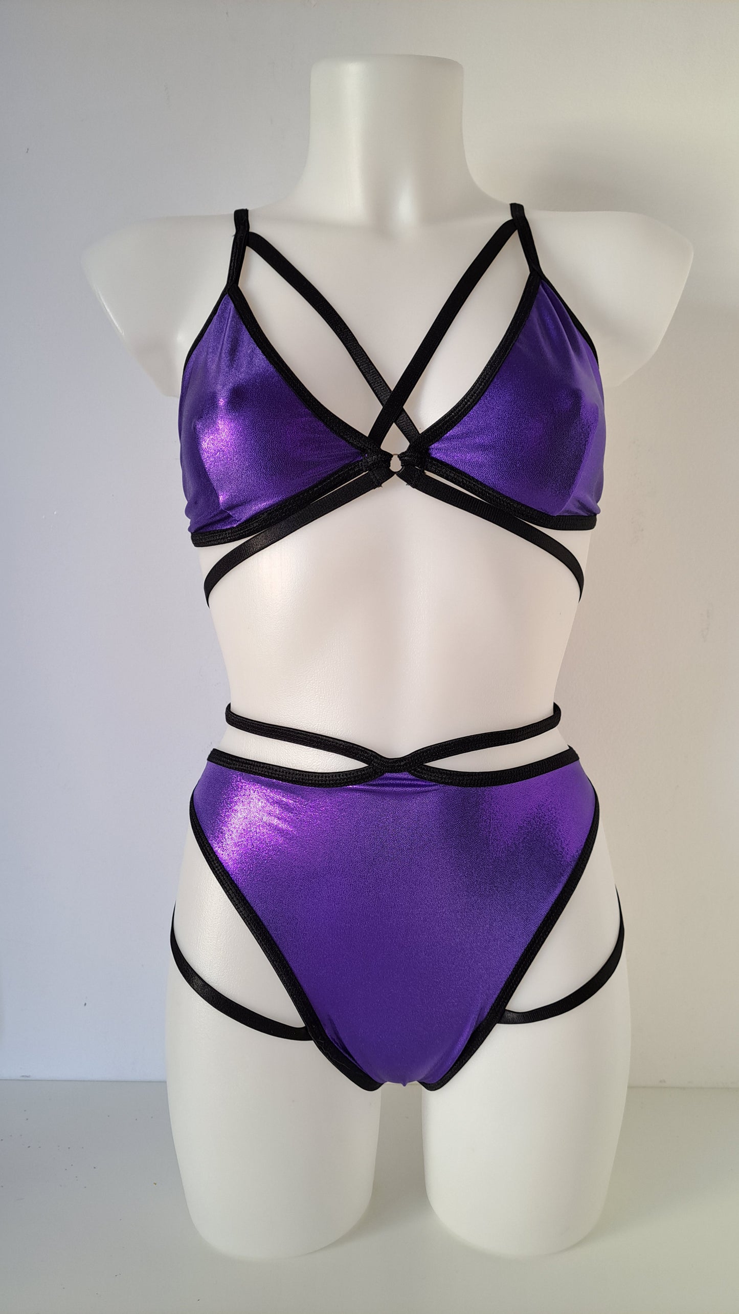 Completo liv high cut harness metal viola