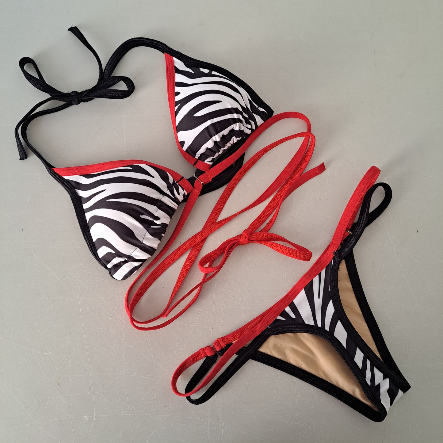 Completo bikini liv string zebra rosso - Flamingo pole wear