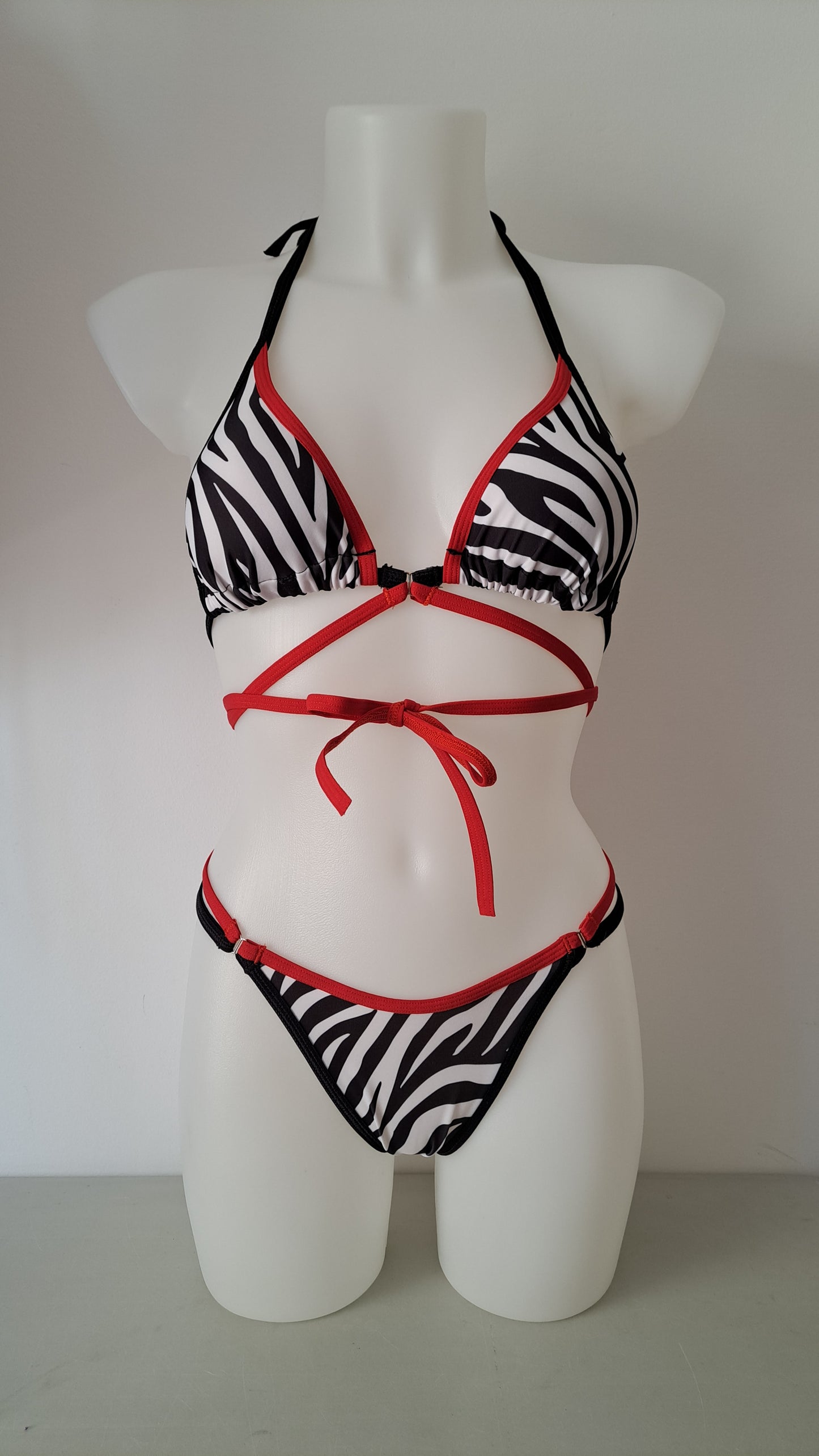 Completo bikini liv string zebra rosso - Flamingo pole wear