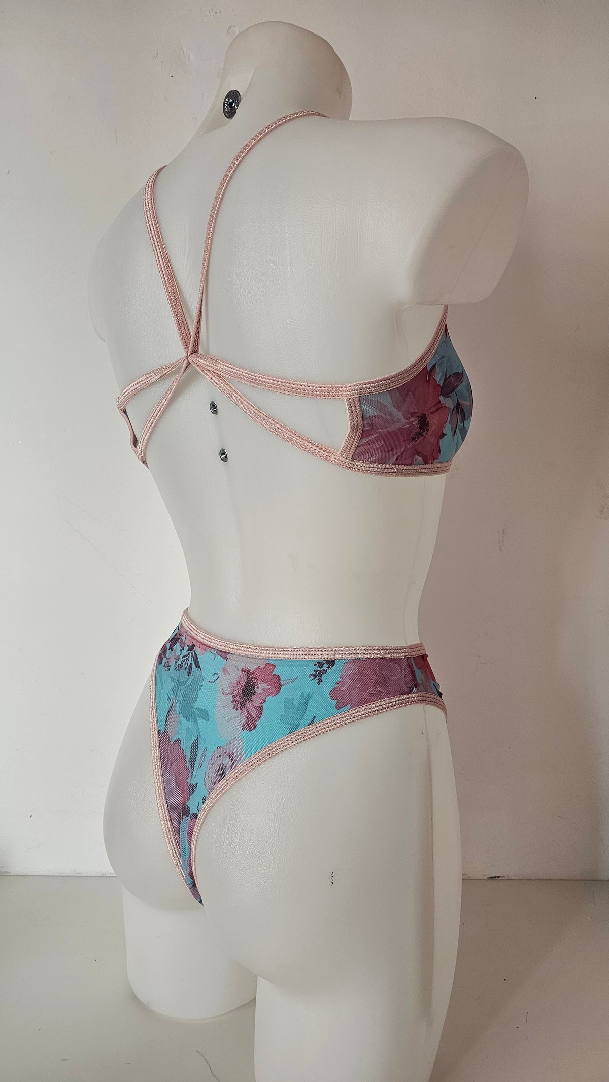 Completo cross telli vi flake blue flower (sample)