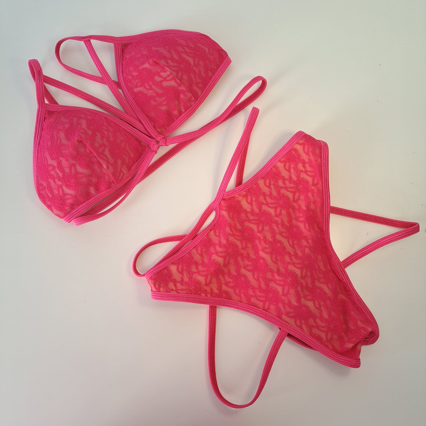 Completo liv high cut harness pizzo fucsia