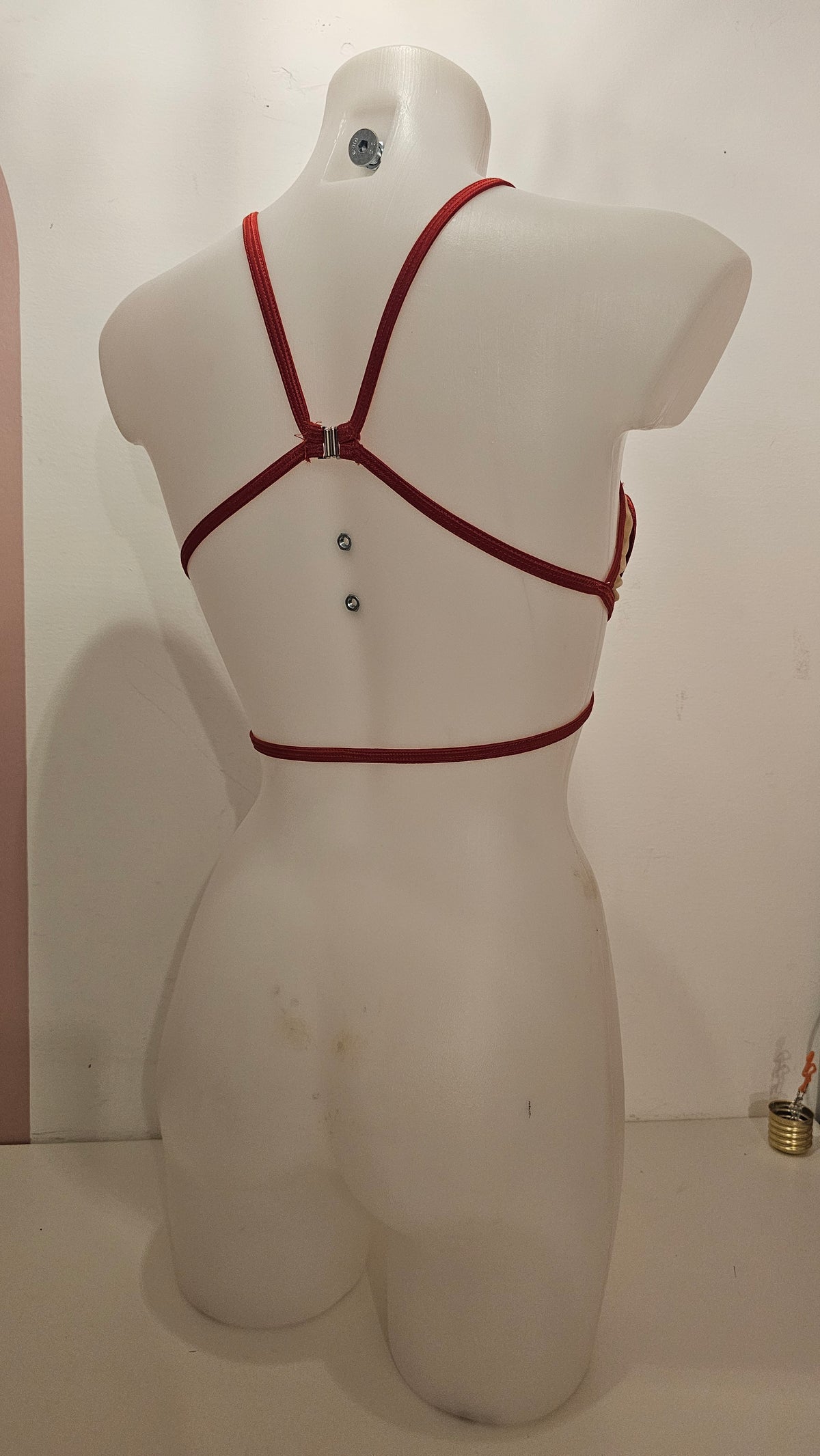 Top Liv patch nudo cuori rossi