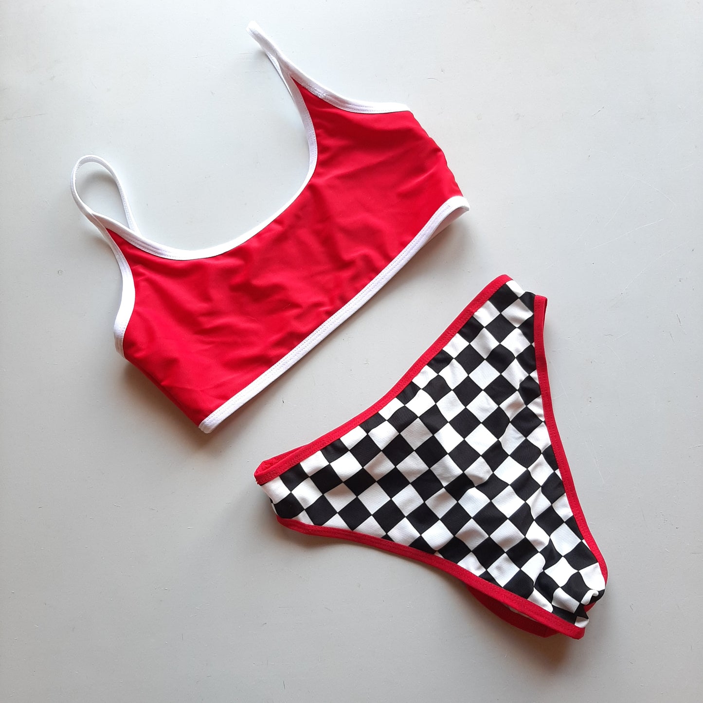 Completo race scacchi / rosso 090 - Flamingo pole wear