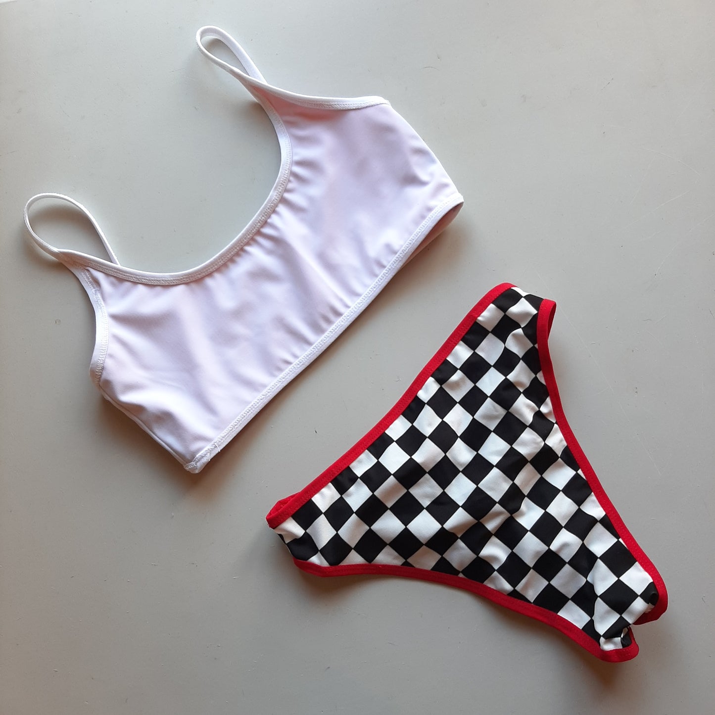 Completo race scacchi / rosso 090 - Flamingo pole wear
