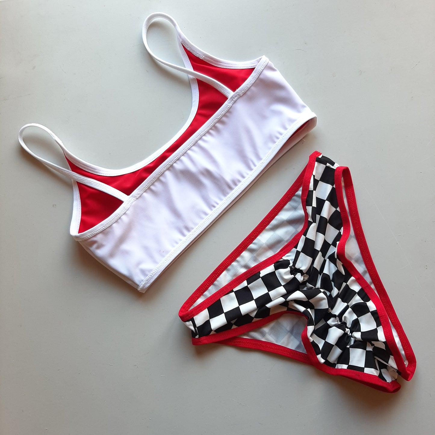 Completo race scacchi / rosso 090 - Flamingo pole wear