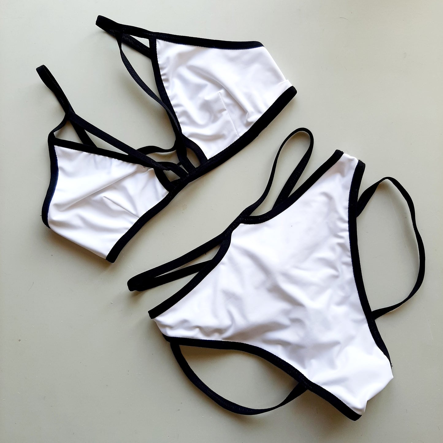 Completo high cut harness bianco / nero - Flamingo pole wear