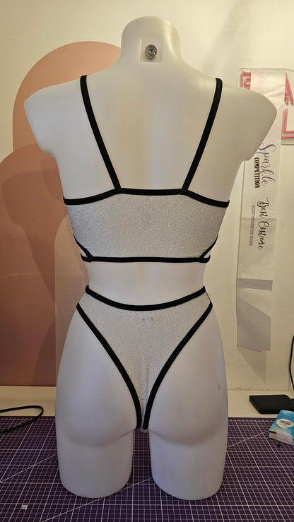 Completo eloisa high cut patch string glitter pizzo argento/nero (sample)