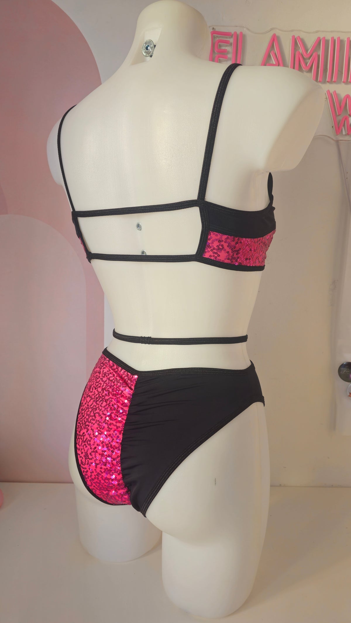 Top nice pailettes fucsia nero