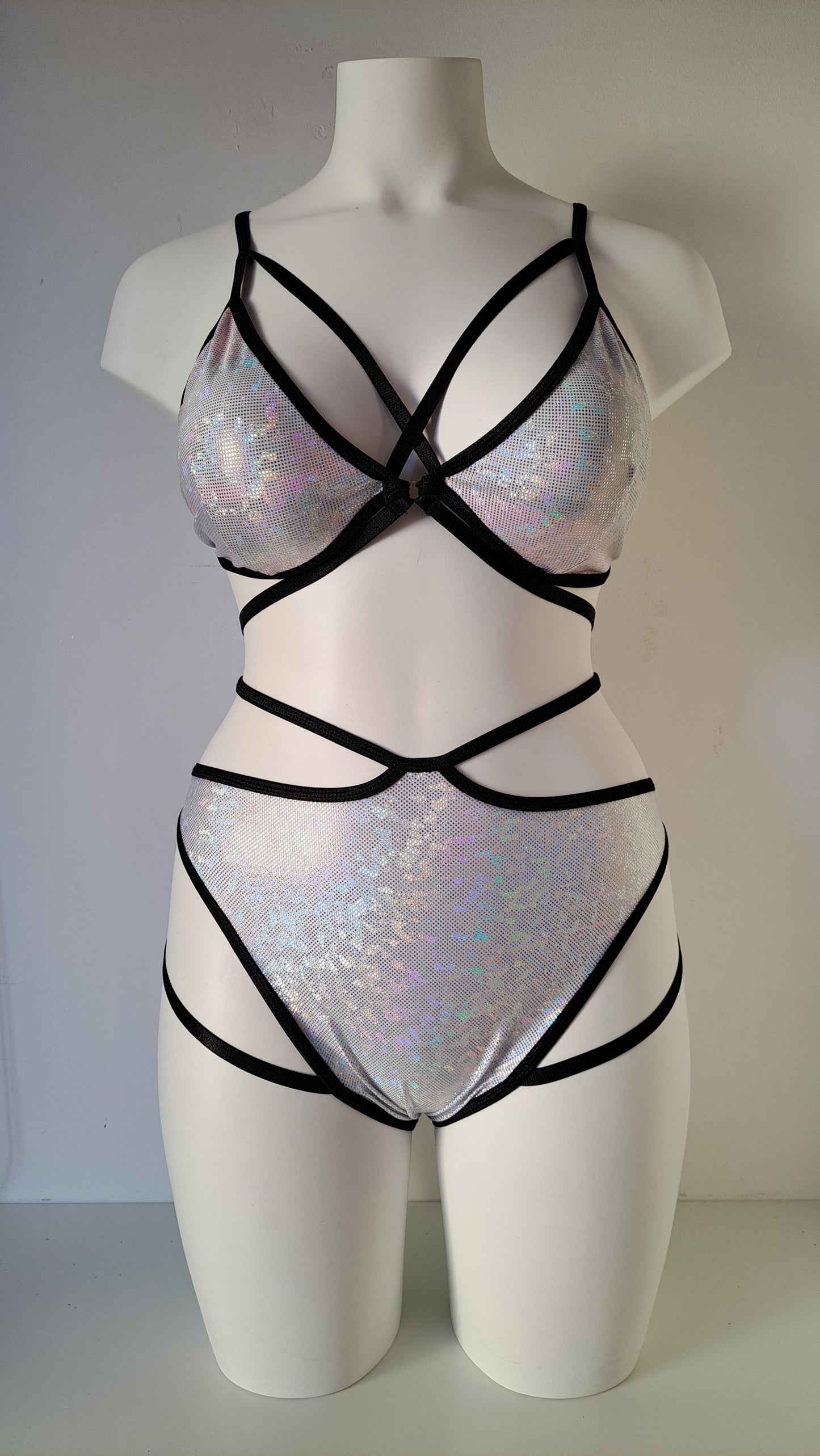 Completo liv high cut harness metal ologram