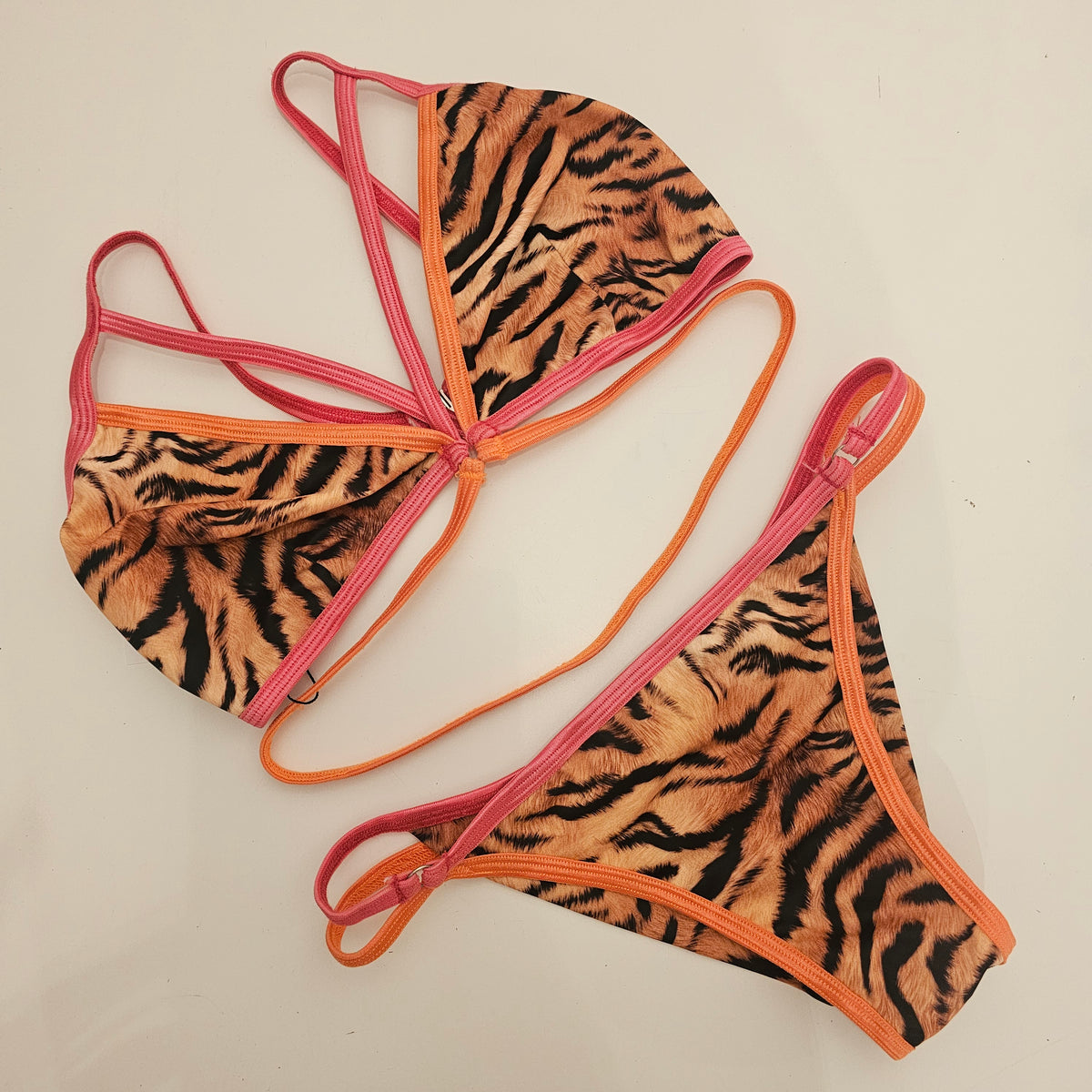 Completo liv summer tigrato fucsia arancio