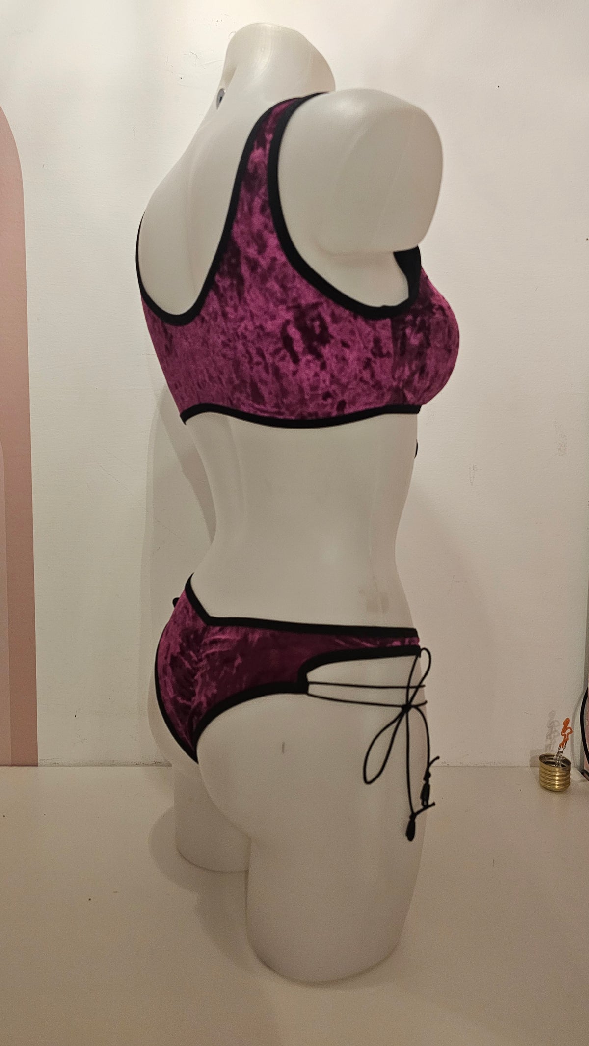 Completo elettra bianca crush velvet magenta nero (sample)